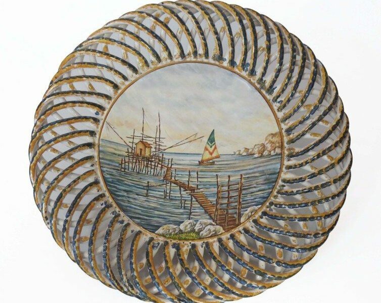 Centrotavola in ceramica con fasci int recciata Trabocco abruzzese, Ceramiche Liberati