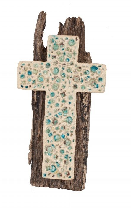 Croce in ceramica bianca refrattaria con supporto di legno, Ceramiche Liberati