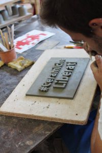 Invasioni Digitali ceramica artistica