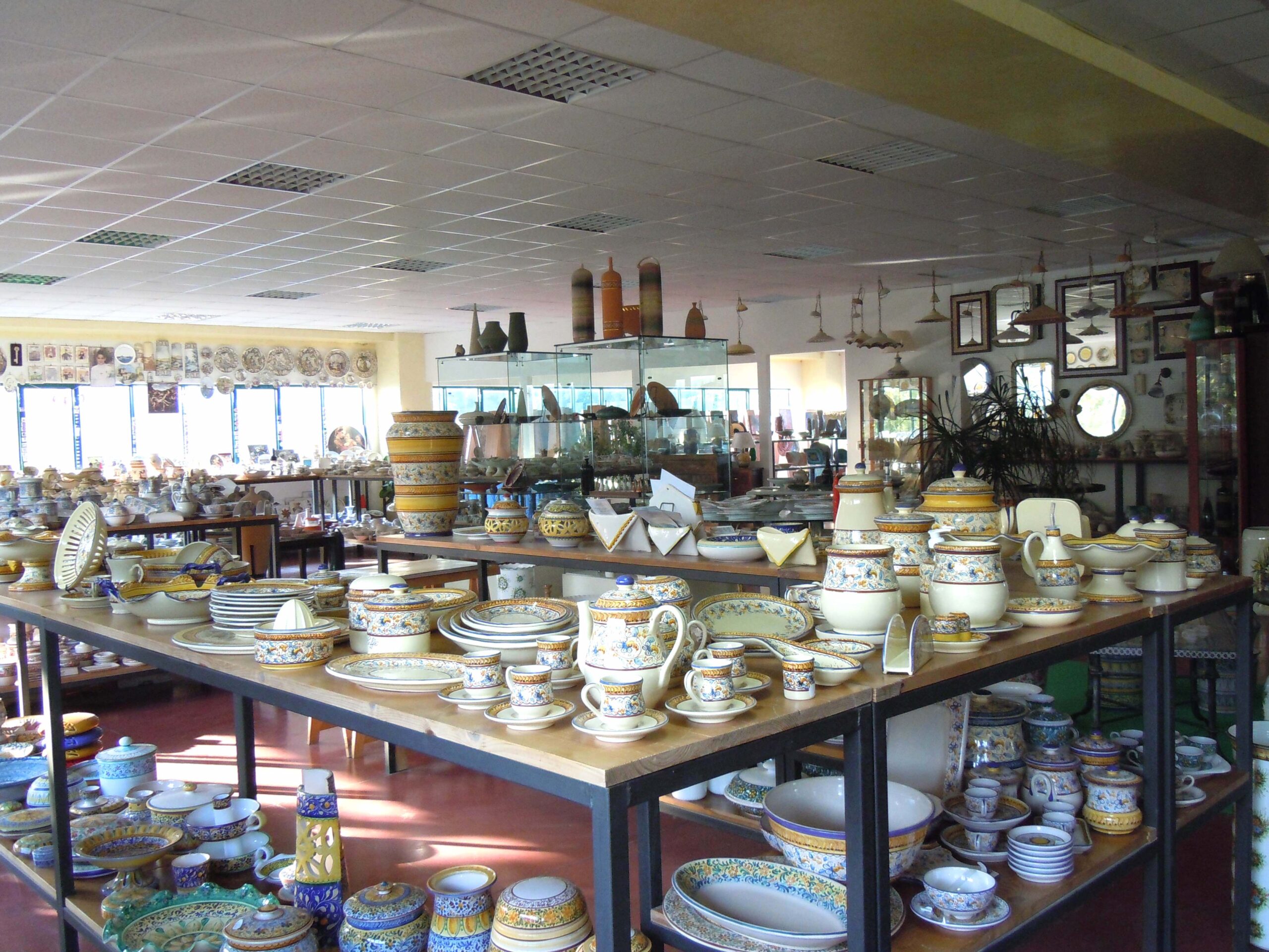 Ceramica abruzzese oggettistica funzionale Ceramiche Liberati scaled