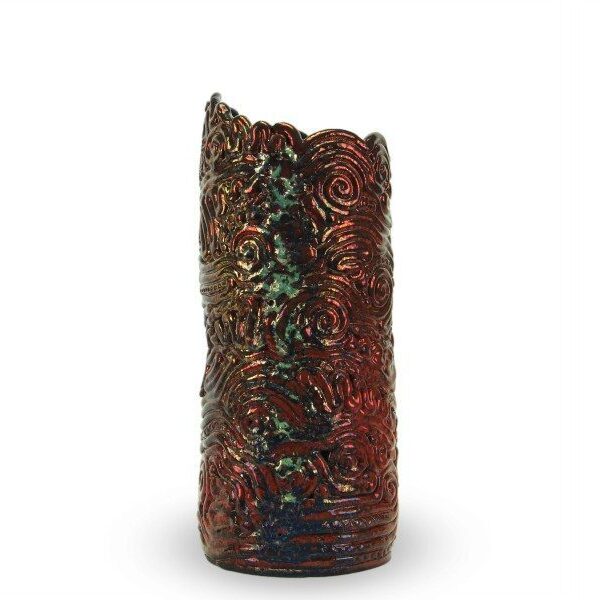 Vaso in ceramica a colombino con riflessi metallici