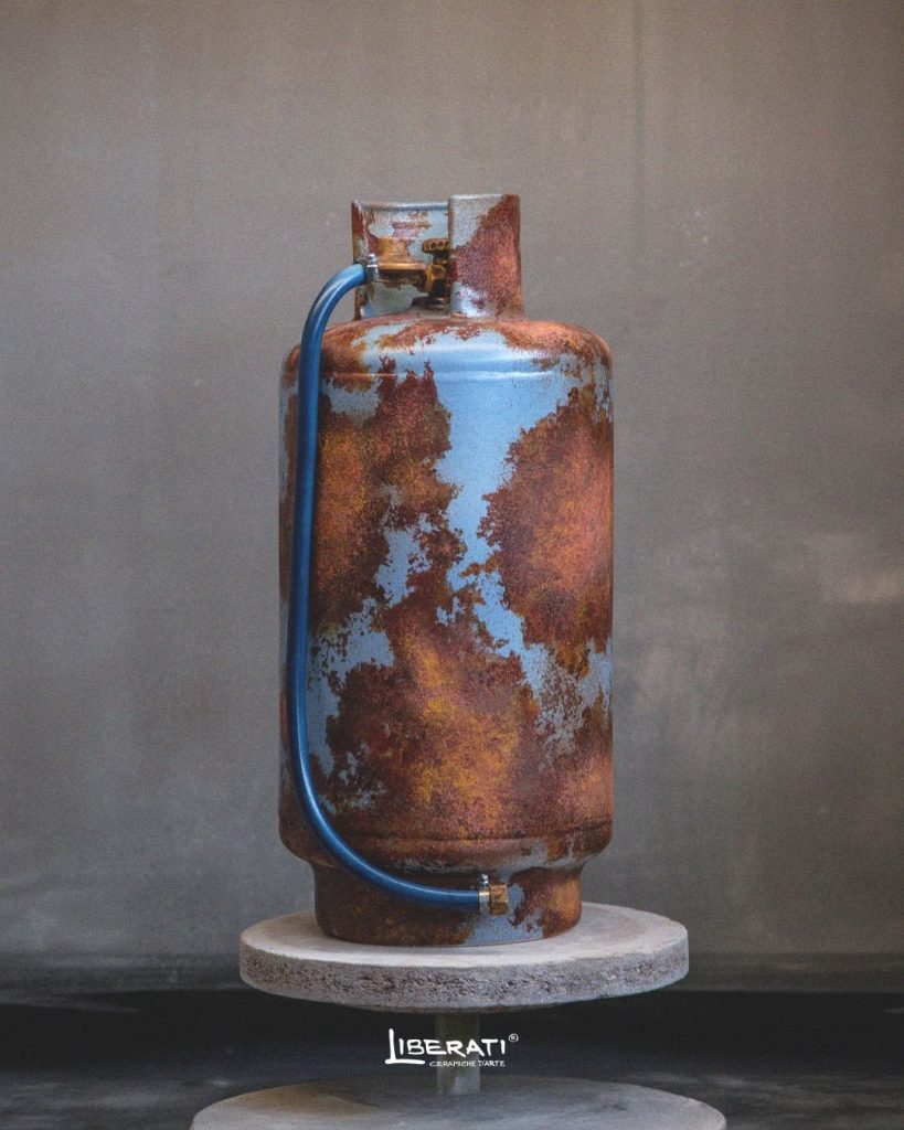 Bomboletta in ceramica iperrealistica